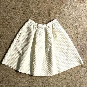 Size 6- Ivory color -textured skirt- like new